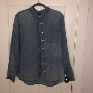 Jcrew lightwash chambray Buffon down shirt